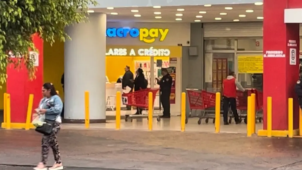 Moviliza a policías asalto en tienda de celulares en Azcapotzalco