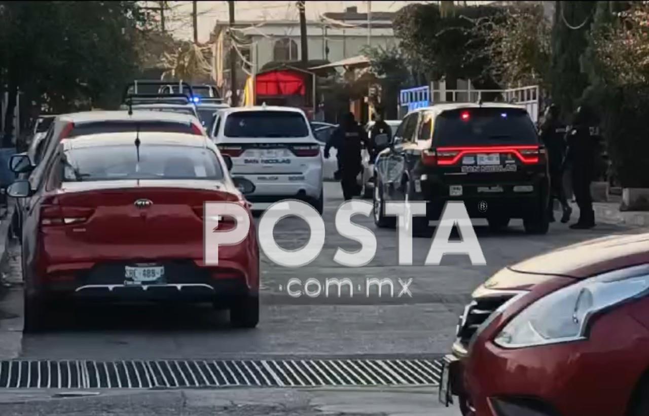 En la zona donde además se aseguró un vehículo, se montó un amplio cerco policial mientras los detenidos eran trasladados para interrogarlos. Foto: Especial/ POSTAMX