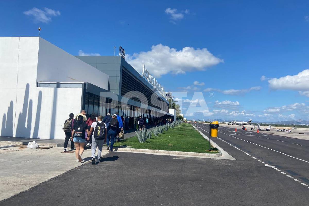 La aerolínea Vivaerobus retoma su vuelo directo de Monterrey a La Paz. Foto: Diego Beltrán / POSTA BCS