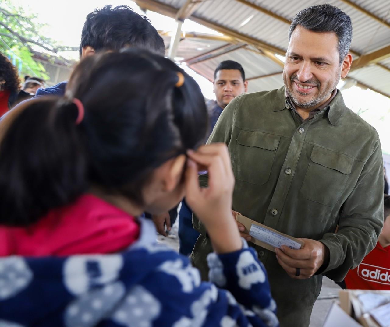 Es importante destacar que este programa fue iniciado en la administración anterior, donde se donaron más de 21 mil lentes graduados y gratuitos. Foto: Municipio de Guadalupe