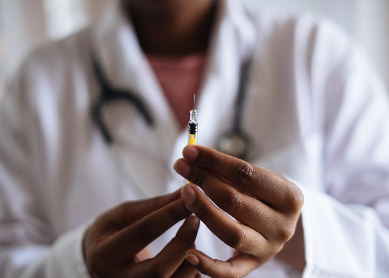 Ya está a la venta la vacuna contra el Covid 19 en Durango, por lo que se podrá adquirir sin receta médica. Foto: Especial.