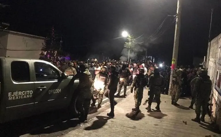 Disturbios en Sultepec entre policías y taxistas. Foto: RRSS