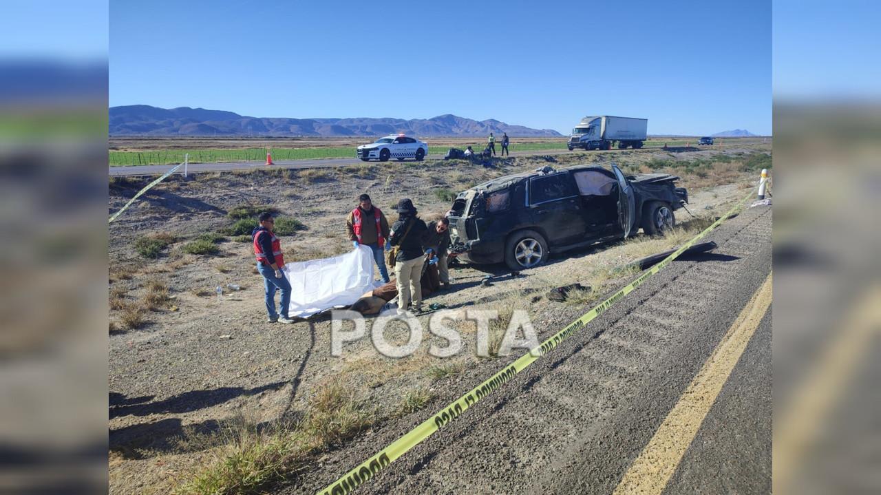 Vuelca familia chihuahuense en la autopista Torreón - Jiménez; hay una occisa