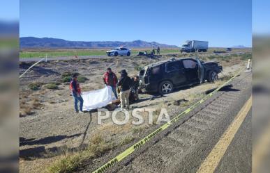 Vuelca familia chihuahuense en la autopista Torreón - Jiménez; hay una occisa