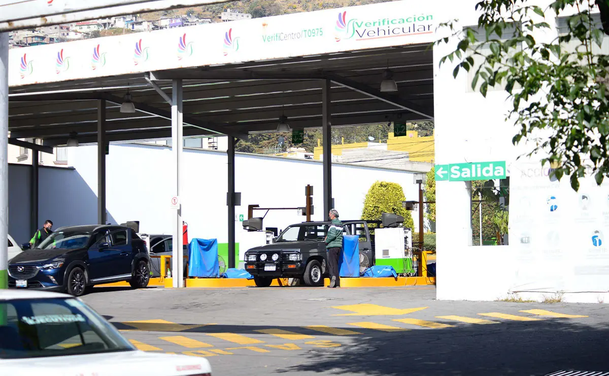 El plazo para la verificación de los vehículos que tienen terminación 9 y 0 es el 15 de enero de 2024. Foto: X @TolucalaBellaCd