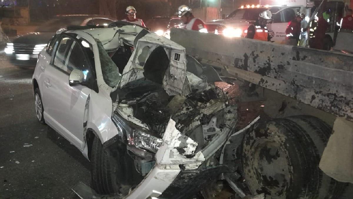 Una persona resultó lesionada y fue trasladada al Hospital de Zona número 21 del Instituto Mexicano del Seguro Social (IMSS) en Monterrey. Foto: Protección Civil de Nuevo León