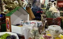 Regios acuden a hierberías para rituales de Año Nuevo