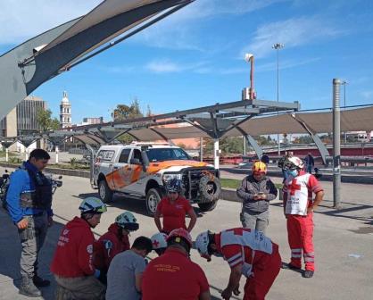 Hombre intenta quitarse la vida frente al Palacio Municipal de Monterrey