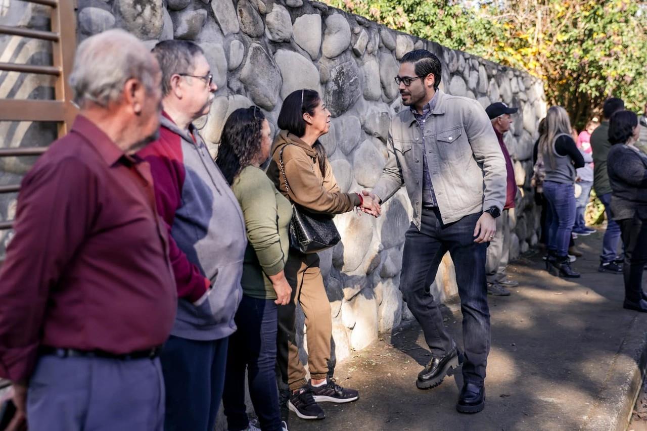 El alcalde aseguró que se han instalado cajas receptoras en lugares estratégicos para mayor comodidad de los contribuyentes. Foto: Facebook/ Gobierno de Santiago