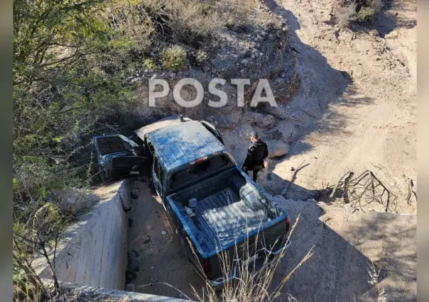 Niño de ocho años camina horas para pedir ayuda tras volcadura; su madre murió