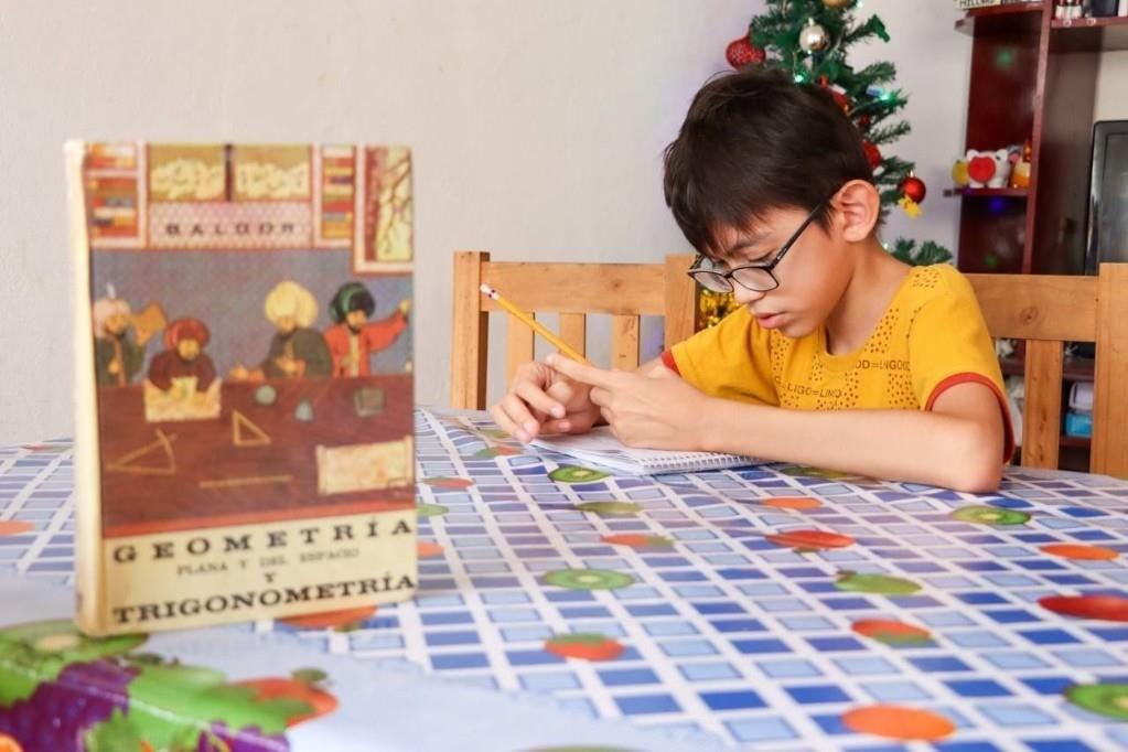 Víctor Gerardo Vázquez Basto, de 11 años, logró la medalla de oro en el evento de matemáticas Foto: Gobierno de Yucatán