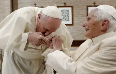 Recuerda el Papa Francisco a Benedicto XVI en su primer aniversario luctuoso