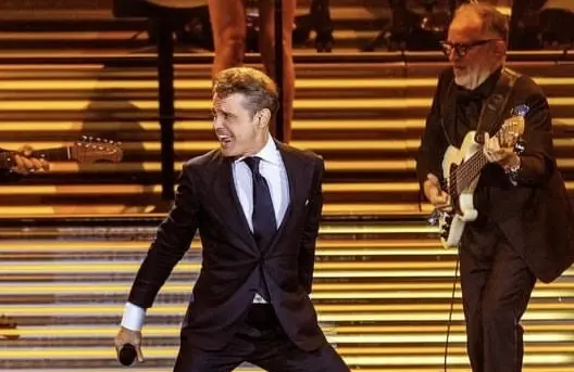Luis Miguel en polémica le sale un supuesto hijo en redes sociales Foto: Facebook