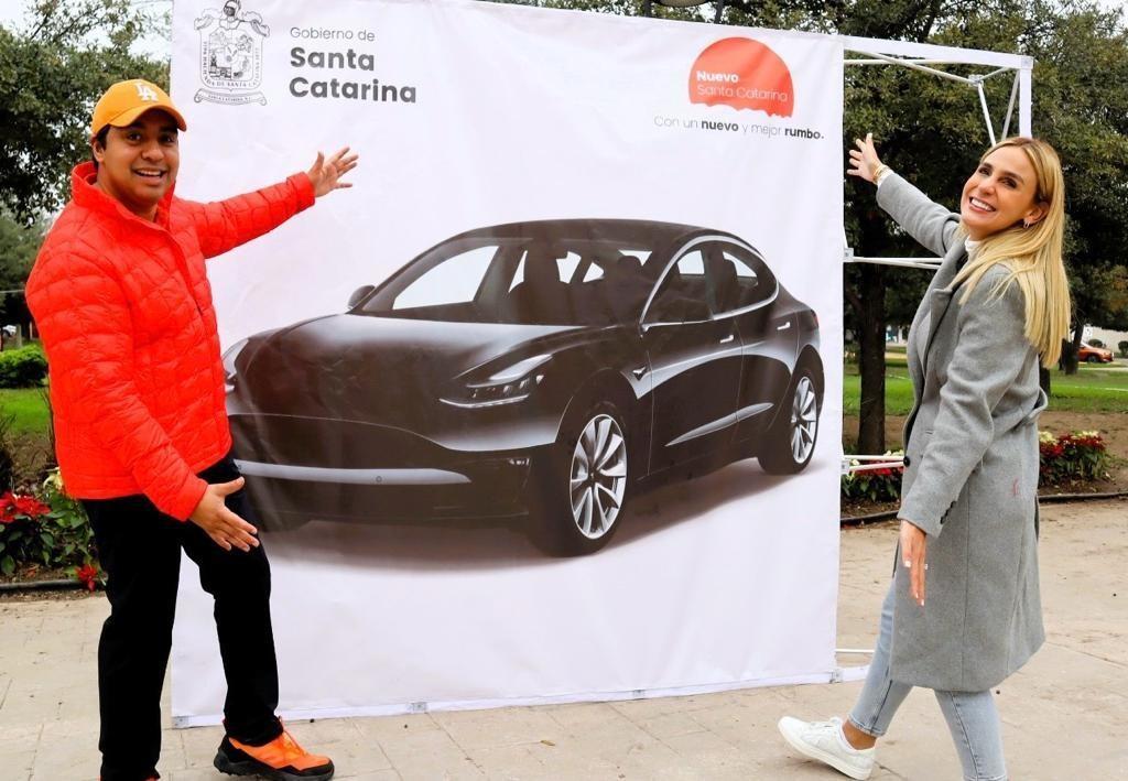 Durante el mes de enero y hasta el 6 de febrero de 2024, todos aquellos que realicen su pago podrán participar en la rifa de dos vehículos Tesla. Foto: Gobierno de Santa Catarina.