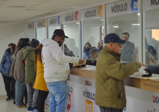 Gran afluencia de duranguenses en los Centros Multipago para contribuciones