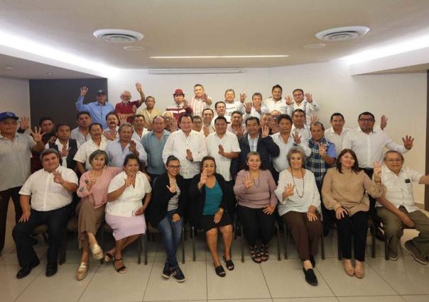 Exalcaldes panistas se unen a Morena en Yucatán