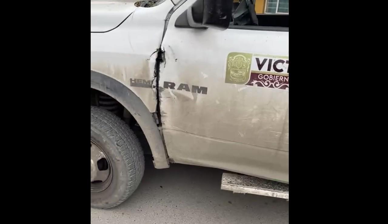 Roba camión de municipio, choca dos vehículos y después huye en Victoria