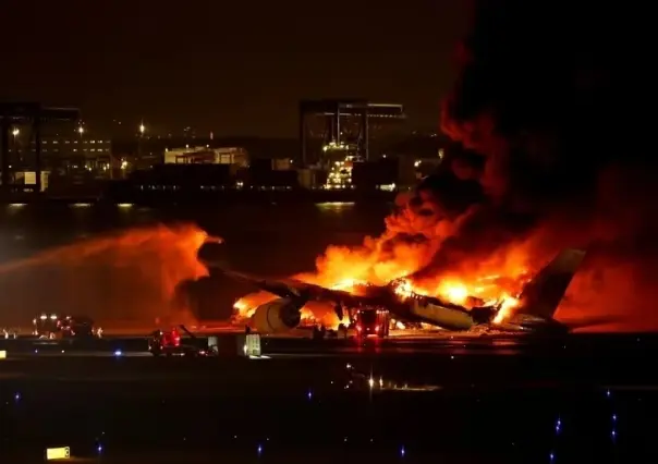 Choque de aviones en Japón: 5 fallecidos