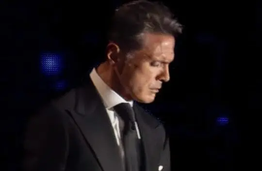 VIDEO: Luis Miguel pasa año nuevo junto a Michelle Salas en la Riviera Maya