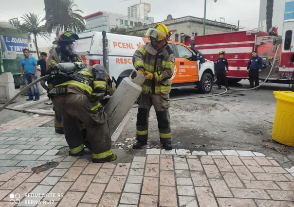 Controlan incendio en restaurante de pozole de centro de Monterrey