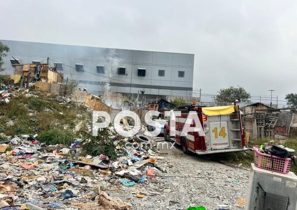 Prenden fuego a tejabanes en Santa Catarina