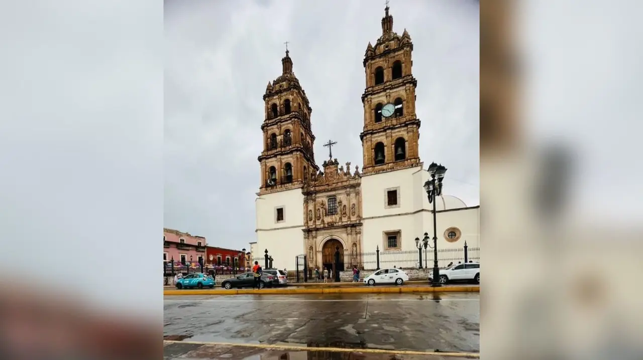 La catedral de Durango, ubicada frente a la Plaza de Armas sobre avenida 20 de Noviembre. Foto: Lorena Ríos.