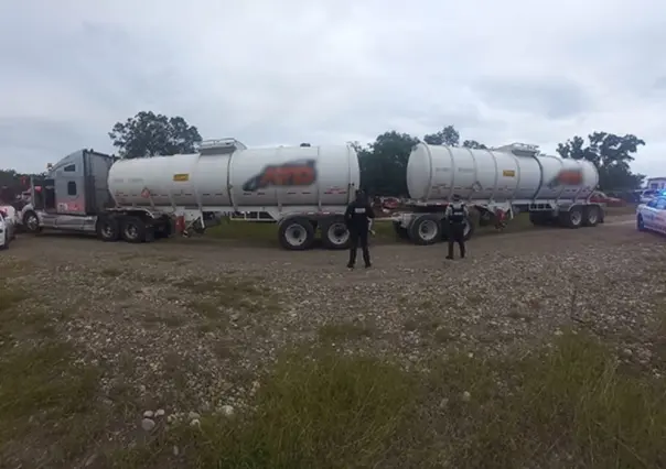 Asegura GN tractocamión con 62 mil litros de combustible en Veracruz