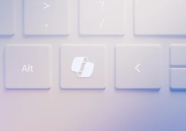 Presenta Microsoft rediseño del teclado con Copilot, nueva tecla de IA