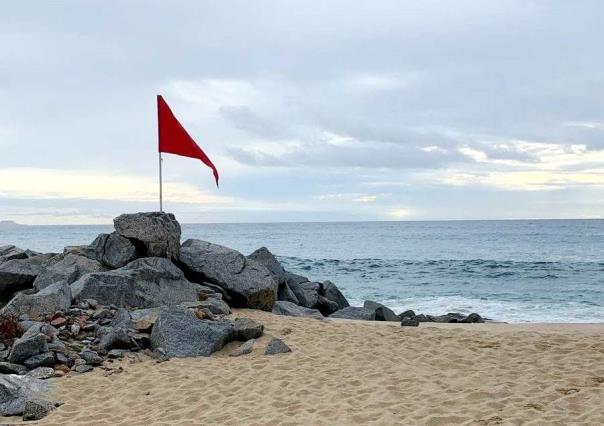 Banderas rojas en 3 playas de Los Cabos: precaución