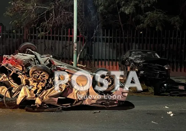 Embisten a patrulla y auto en avenida Lincoln; hay dos heridos