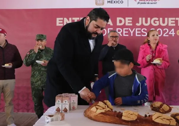 Adelantan Reyes Magos a niños de Texcaltitlán