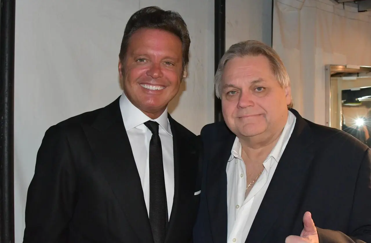 Luis Miguel y Carlos Bremer sostuvieron una cercana amistad desde que el empresario regio lo orientó a estabilizar sus finanzas. Foto. Especial