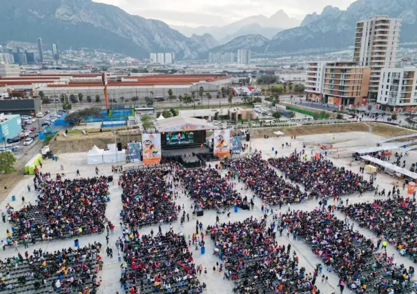 Celebran más de 10 mil Día de Reyes en Santa Catarina con Bely y Beto