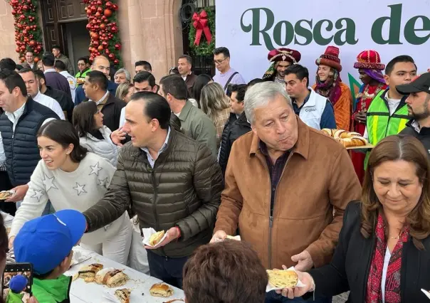 Realizan la tradicional Partida de Rosca desde la Plaza de Armas de Saltillo