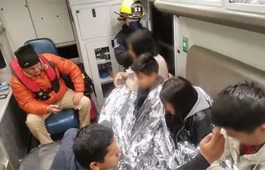 ¡Ya tenían hipotermia!: rescatan a madre e hijos en el Río Bravo