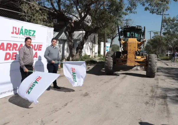 Inician mejora del pavimento y alumbrado en Camino a San Roque en Juárez