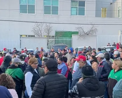 Reclaman pagos, hacen plantón, trabajadores de SAPASE en Ecatepec