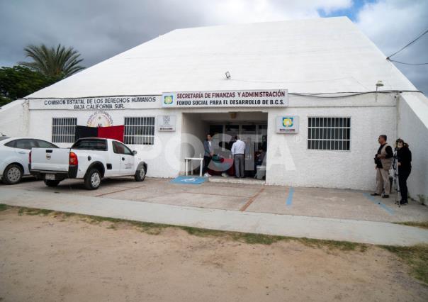 Piden trabajadores de la CEDH BCS la destitución de Charlene Ramos