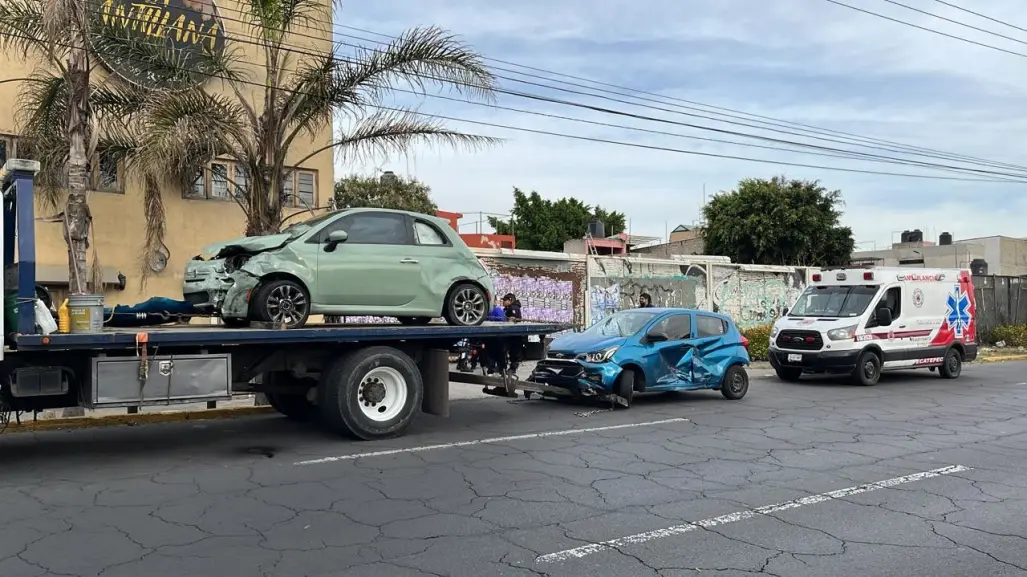 ¡Precaución! Choque múltiple en avenida central de Ecatepec (VIDEO)