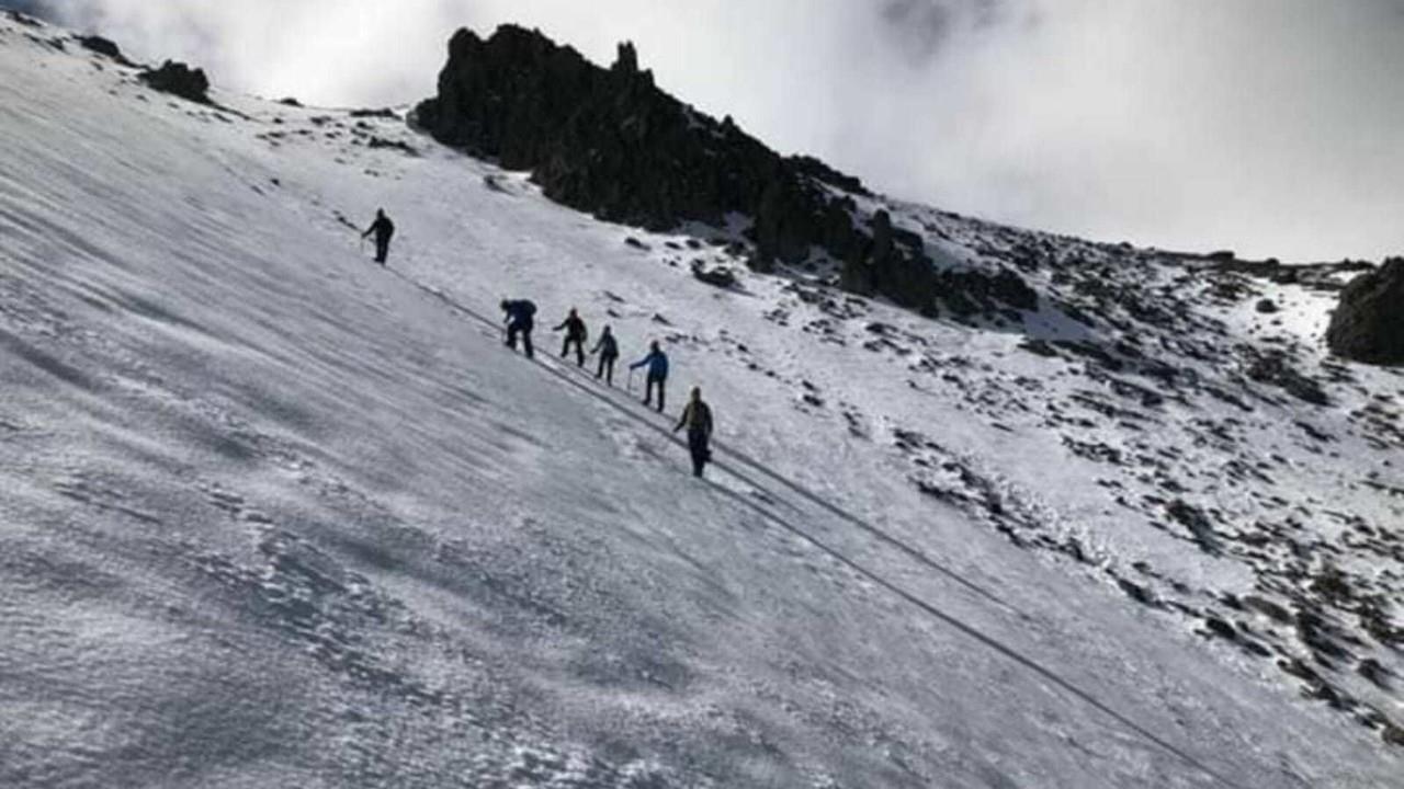 Las autoridades exhortaron a los visitantes al Nevado de Toluca que atiendan las recomendaciones para que no pierdan el camino y no sufran hipotermia. Foto: Cultura EdoMéx MX