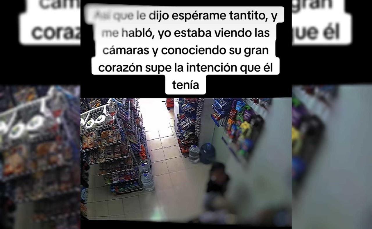 Tienda en Pesquería le hace la Navidad a niña, Santa no había llegado (VIDEO)