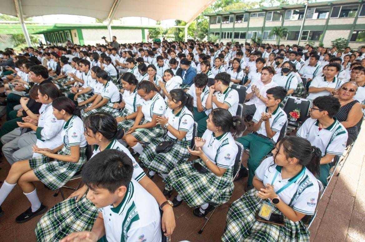 En Yucatán 84 mil alumnos regresaron a las aulas tras las vacaciones de diciembre Fotos: OMAR XOOL MONTELONGO