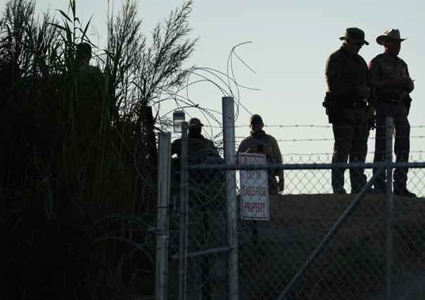 Texas cierra Parque Shelby en Eagle Pass por aumento de migrantes