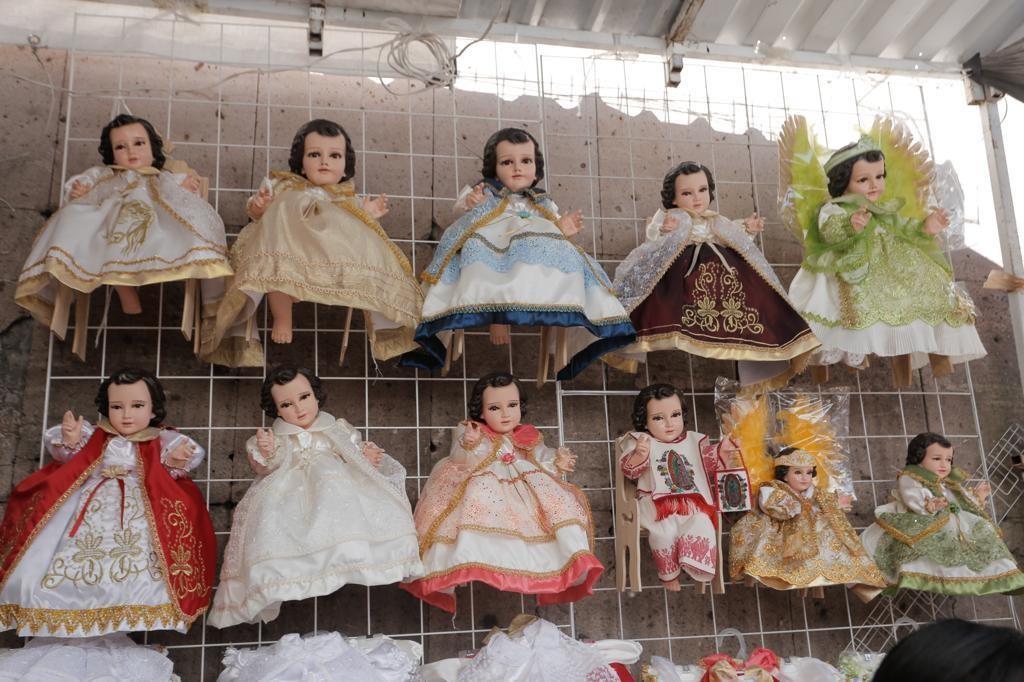 La Arquidiócesis de México pide vestir al Niño Dios de alguna advocación católica y no de personajes raros o de juguete. Foto: José Gudiño