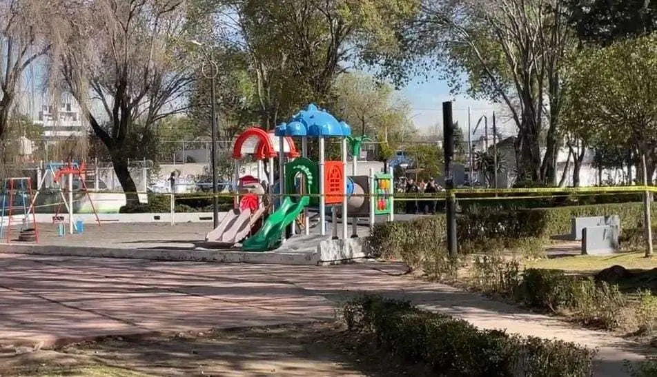 Joven hallado muerto en parque de Toluca. Foto: RRSS