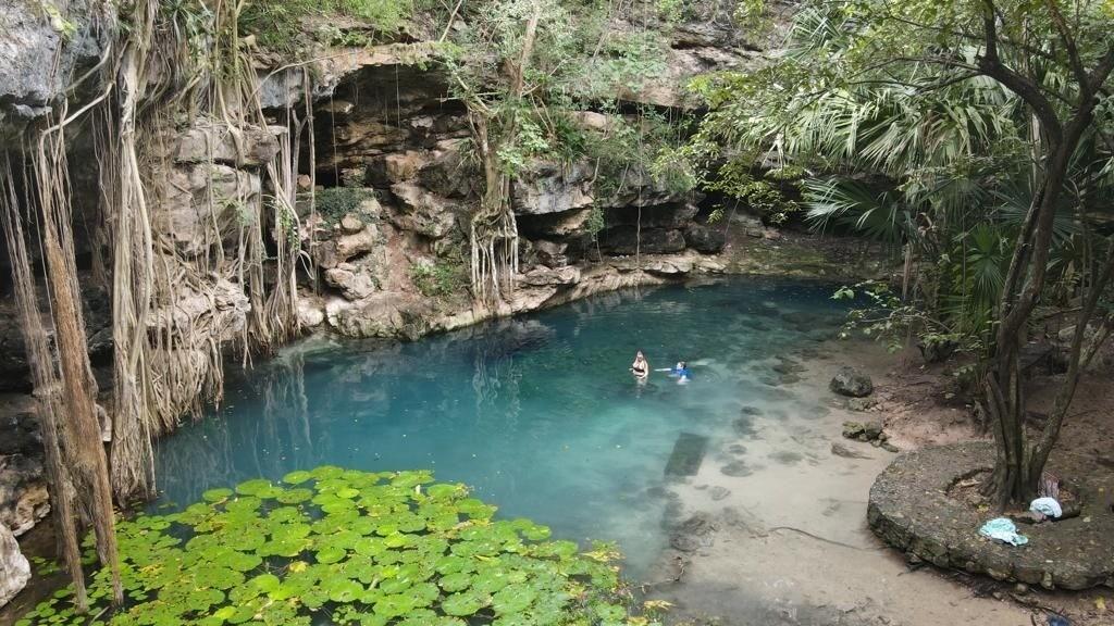 Yucatán se caracteriza por sus famosos cenotes de aguas cristalinas como el que se encuentra en San Antonio Mulix Fotos: OMAR XOOL MONTELONGO