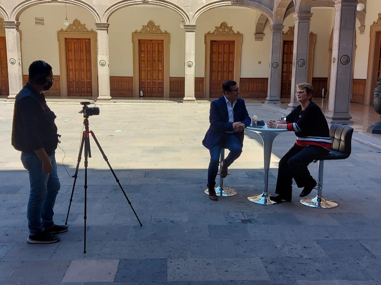 Gisela Rubach en entrevista con David Dorantes en Palacio de Gobierno del Estado de Nuevo León. Foto: POSTA