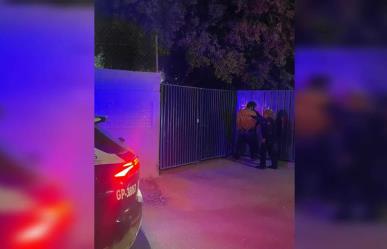 Sorprenden a un hombre amante de lo ajeno en una escuela
