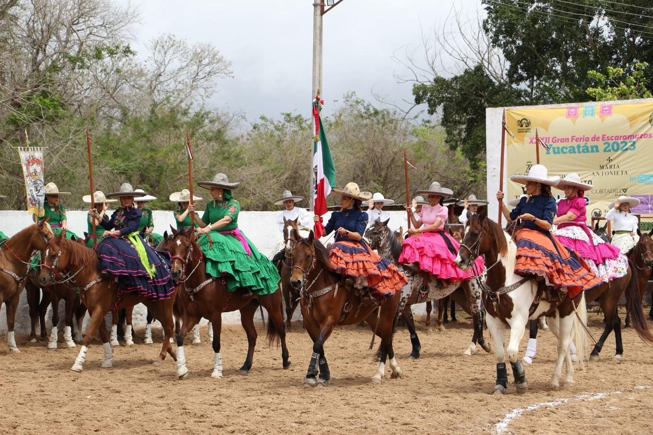 El arte de la mujer a caballo en Yucatán. Foto: Omar Xool Montelongo