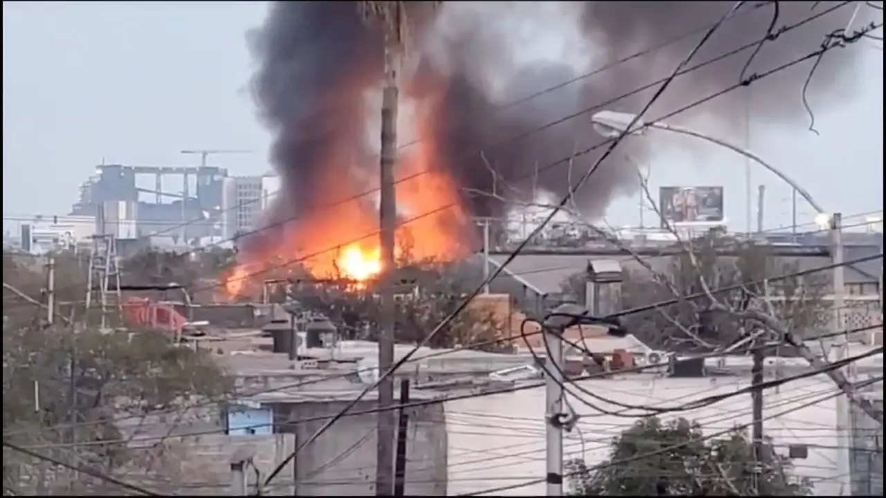 Se incendia domicilio en la colonia Topo Chico (VIDEO)